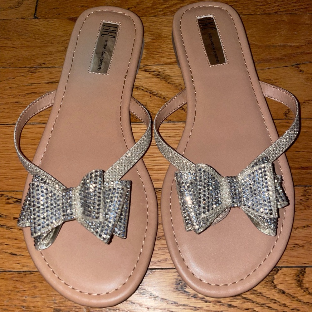 Straps sandals